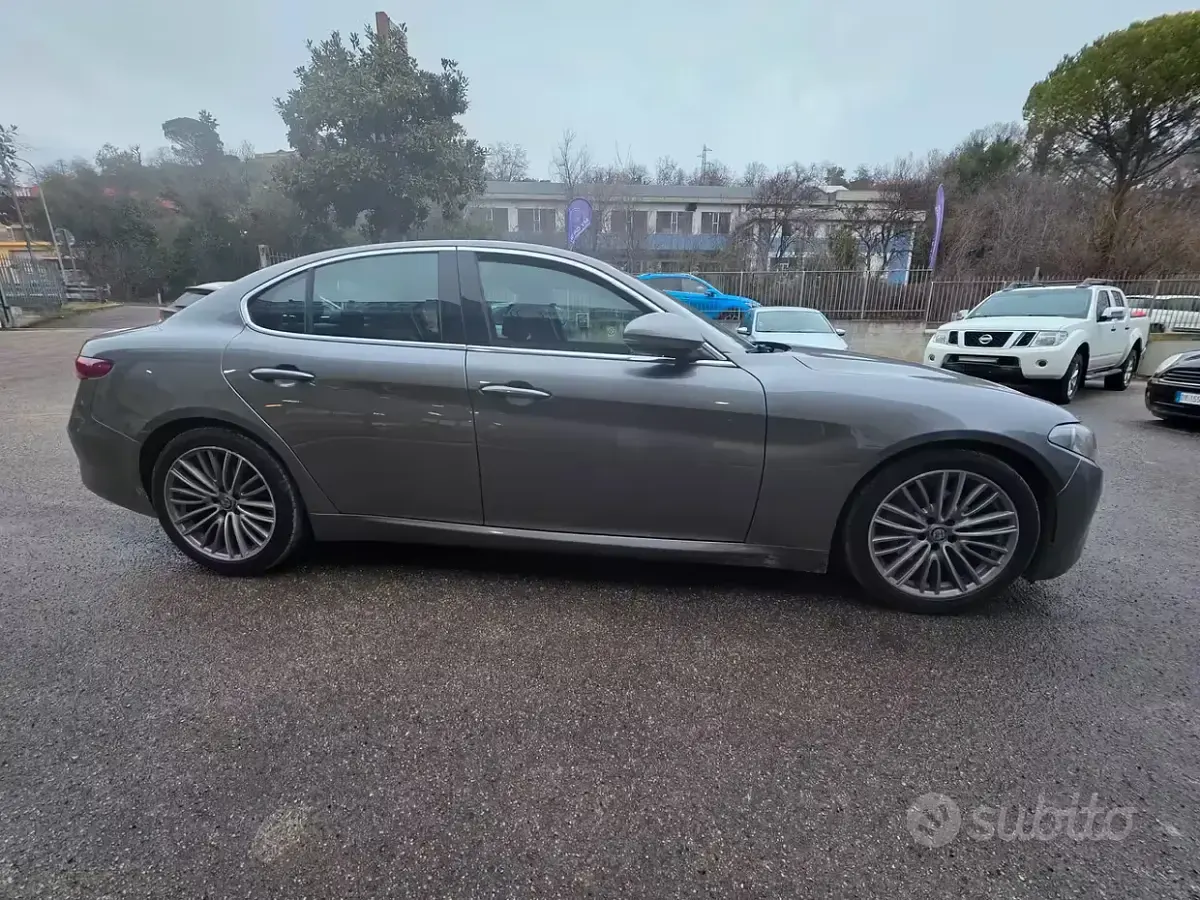 Brugt Alfa Romeo Giulia Business 180 HK (132 kW) 2017 Grå Sedan
