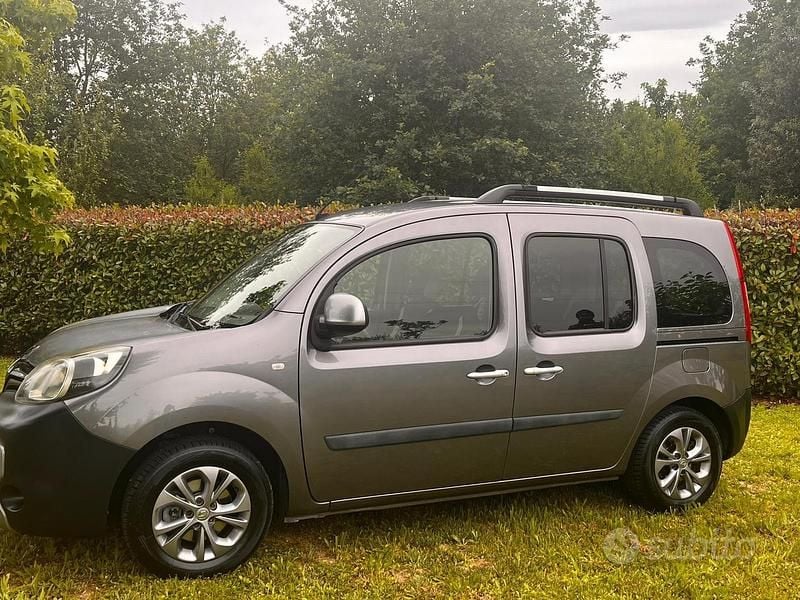 Usata Renault Kangoo Extreme 90 CV (66 kW) 2014 Grigio Monovolume