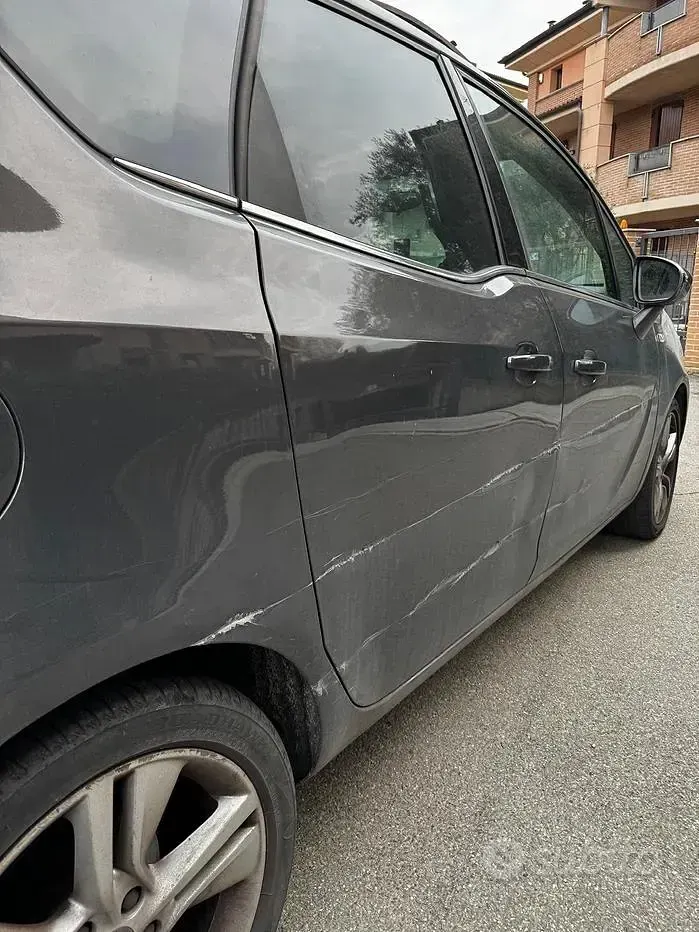 Usata Opel Meriva 95 CV (69 kW) 2016 Grigio Monovolume