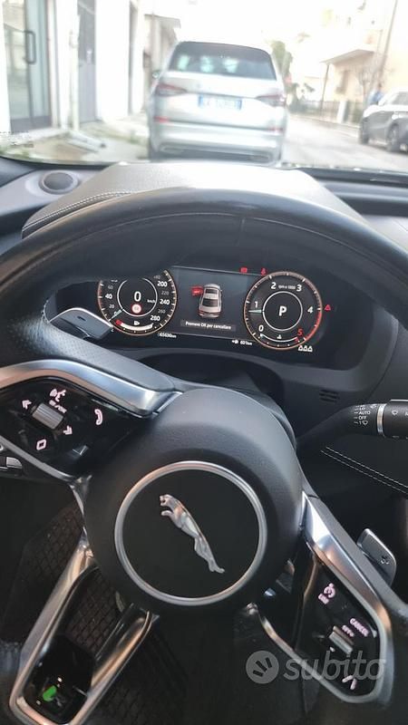 Usata Jaguar XE R-Dynamic 204 CV (150 kW) 2021 Nero Berlina