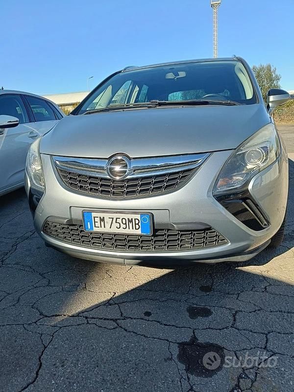 Grigio Usata 2012 Opel Zafira Tourer Monovolume | 7000 € - Immagine 1/4