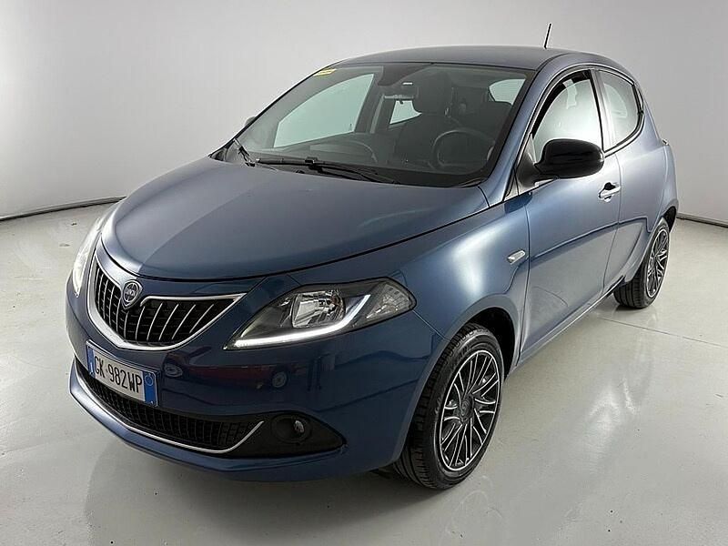 Blu Usata 2022 Lancia Ypsilon Silver Due volumi | 10.400 € (Buon prezzo) - Immagine 1/4