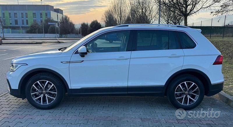 Usata VW Tiguan Life 122 CV (89 kW) 2021 Bianco SUV