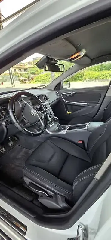 Usata Volvo V60 Kinetic 114 CV (83 kW) 2013 Bianco Station wagon