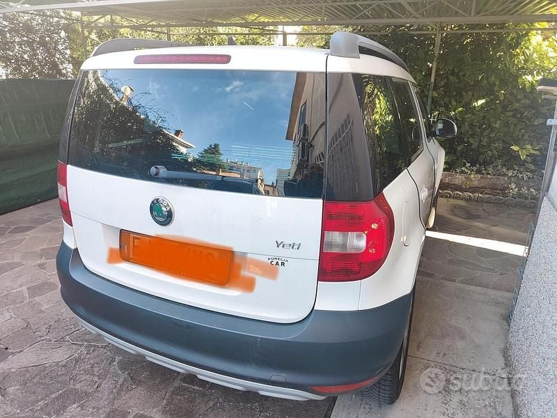 Usata Skoda Yeti Elegance 105 CV (77 kW) 2015 Bianco SUV