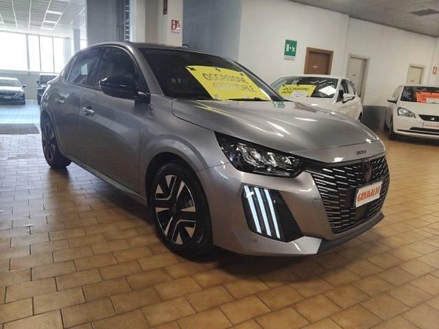 Usata Peugeot 208 Allure 101 CV (74 kW) 2025 Grigio artense / metallizzato Utilitaria