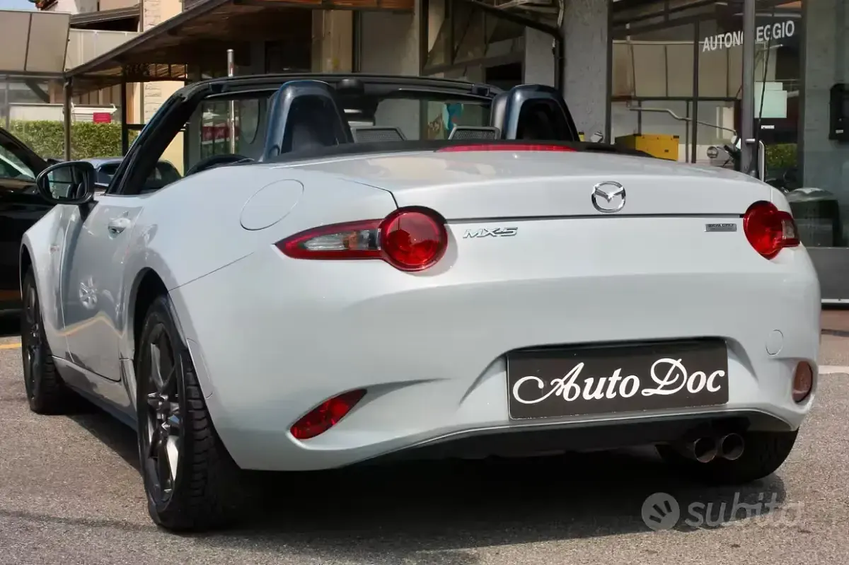 Usata Mazda MX5 131 CV (96 kW) 2016 Bianco Cabrio