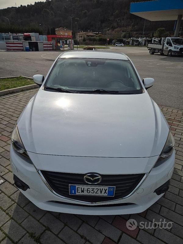 Usata Mazda 323F 88 CV (64 kW) 2014 Bianco Berlina