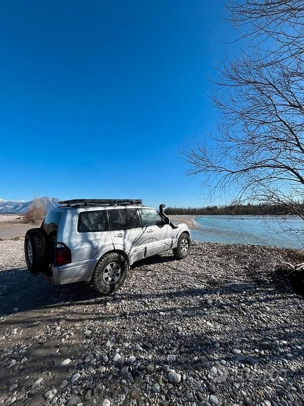 Usata Mitsubishi Pajero 160 CV (117 kW) 2004 Grigio SUV