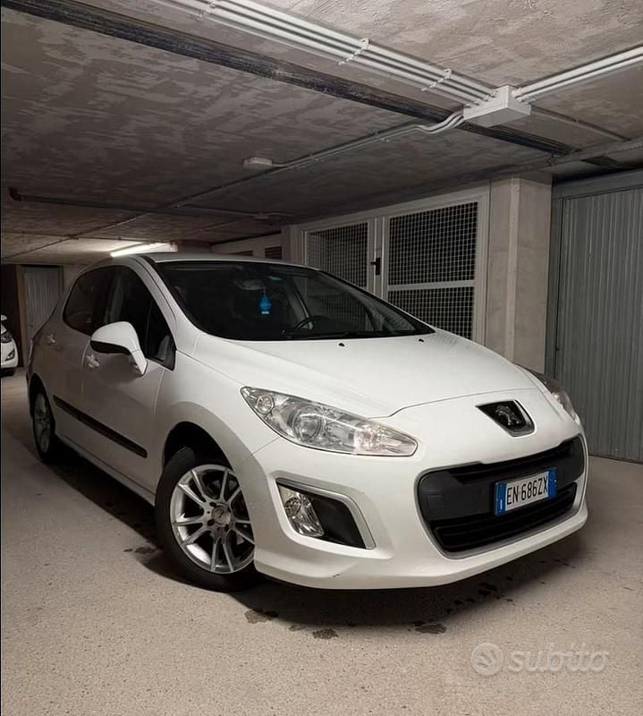 Usata Peugeot 308 Active 93 CV (68 kW) 2012 Bianco Berlina