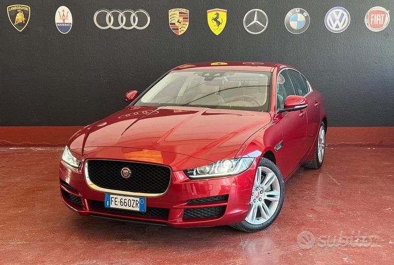 Usata Jaguar XE Portfolio 180 CV (132 kW) 2016 Rosso Berlina