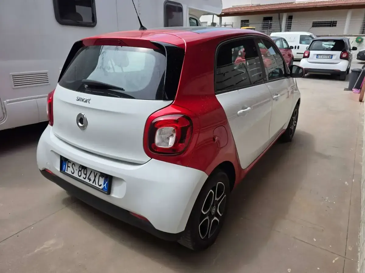 Usata Smart ForFour Prime 71 CV (52 kW) 2018 Bianco Utilitaria