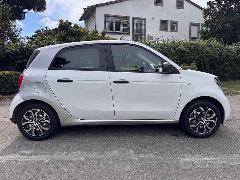 Usata Smart ForFour 71 CV (52 kW) 2018 Bianco Utilitaria