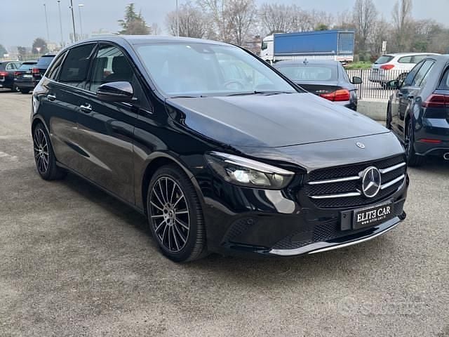 Usata Mercedes B200 Premium 150 CV (110 kW) 2019 Nero Monovolume
