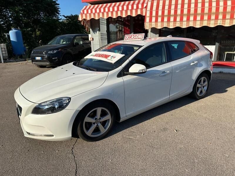 Usata Volvo V40 Momentum 115 CV (84 kW) 2015 Bianco Station wagon