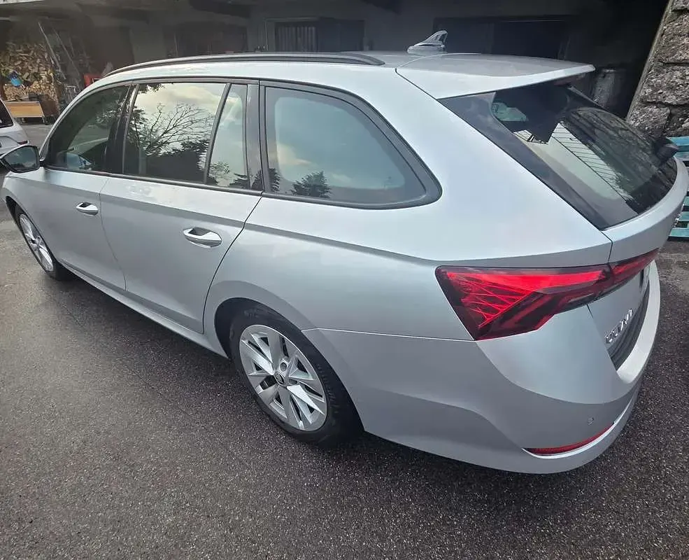 Usata Skoda Octavia G-TEC Executive 131 CV (96 kW) 2021 Argento Station wagon