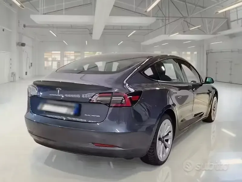 Usata Tesla Model 3 152 kW (208 CV) 2022 Grigio Berlina
