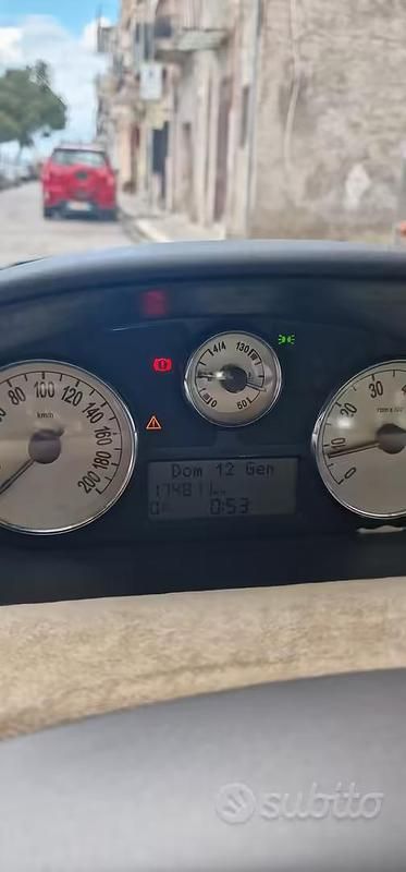 Usata Lancia Ypsilon 60 CV (44 kW) 2005 Rosso Utilitaria
