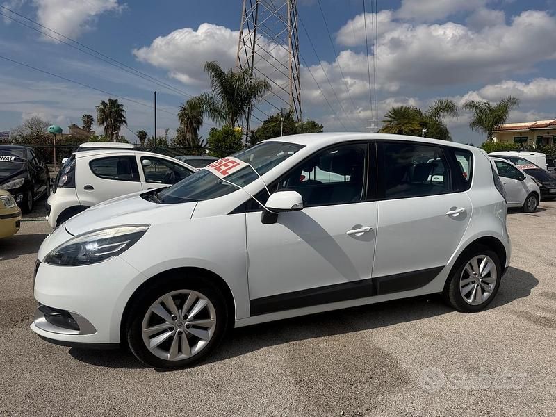 Usata Renault Scénic III 110 CV (80 kW) 2013 Bianco Monovolume