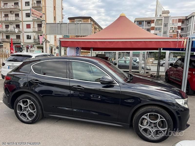 Usata Alfa Romeo Stelvio Super 210 CV (154 kW) 2018 Nero SUV