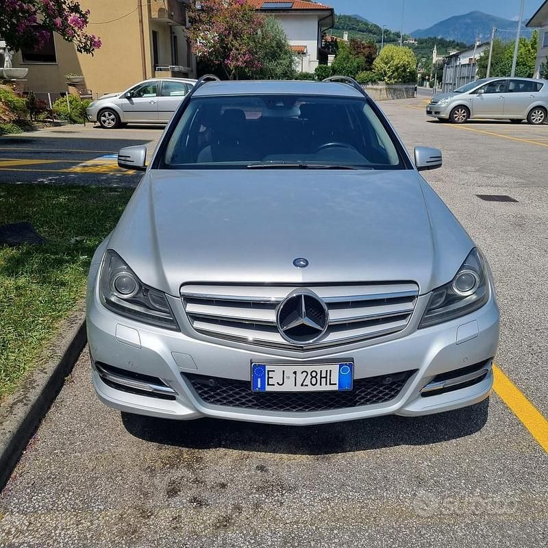 Usata Mercedes C220 170 CV (125 kW) 2011 Grigio Station wagon