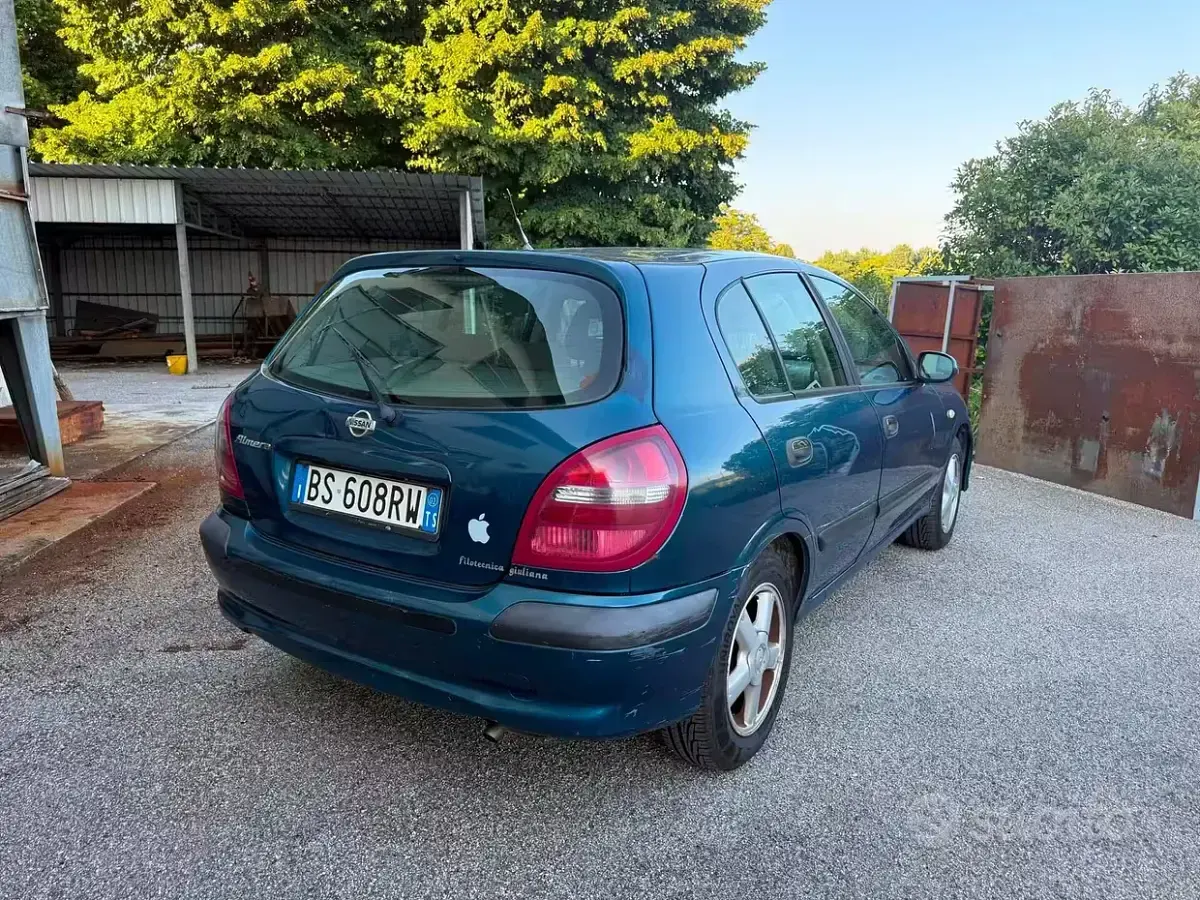 Usata Nissan Almera 90 CV (66 kW) 2002 Blu Berlina