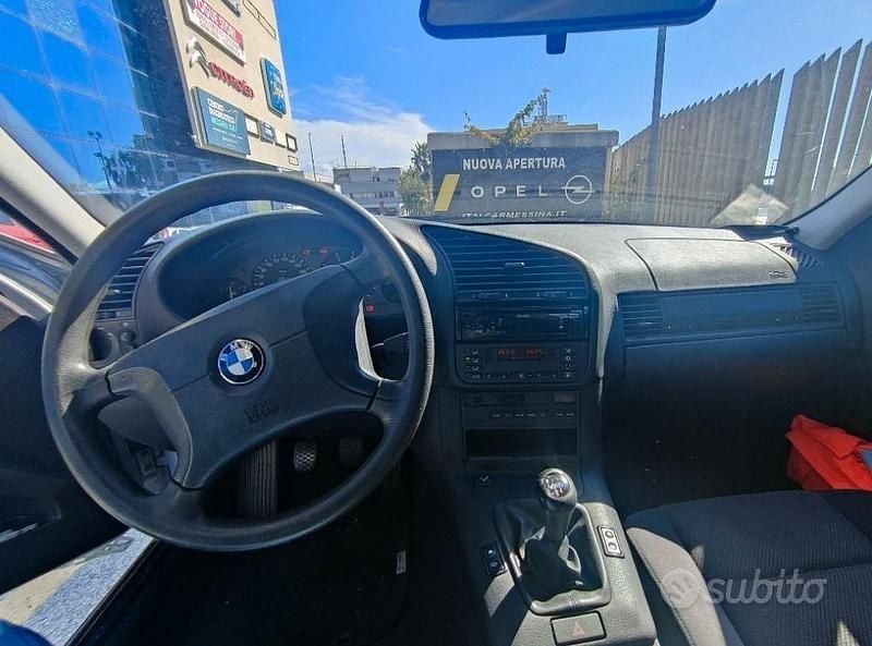Usata BMW 318 Efficient Dynamics 116 CV (85 kW) 1998 Grigio Berlina