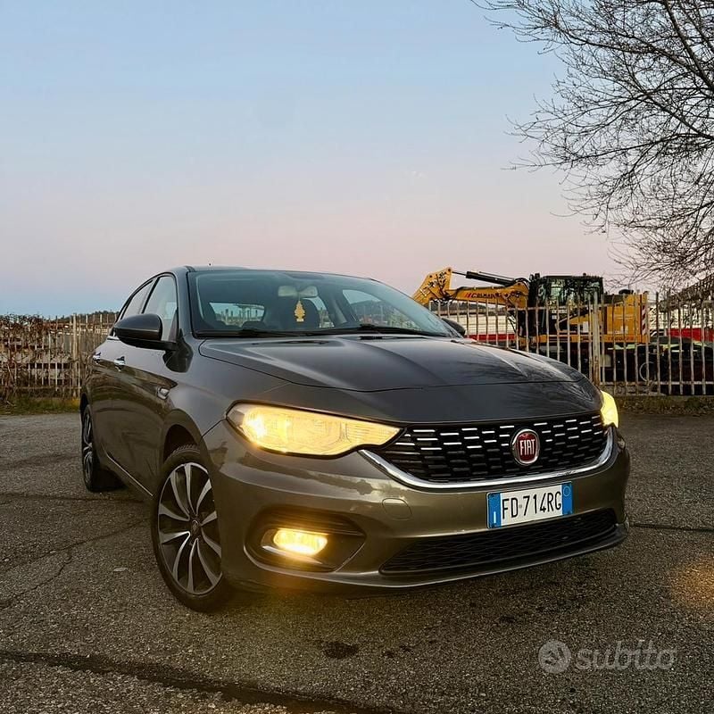 Usata Fiat Tipo Opening Edition 120 CV (88 kW) 2016 Grigio Berlina