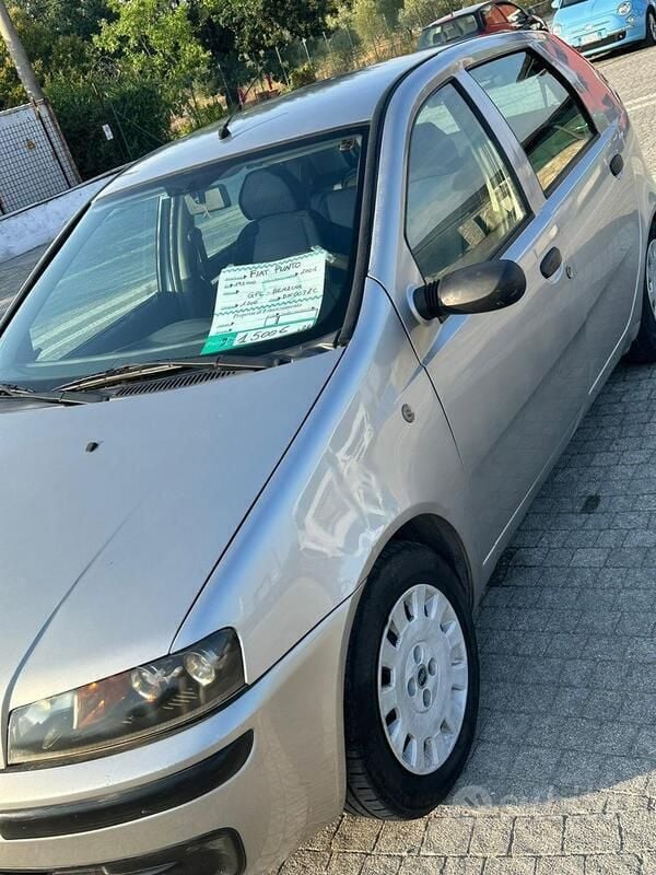 Usata 2004 Fiat Punto Due volumi | 1499 € (Buon prezzo) - Immagine 1/4