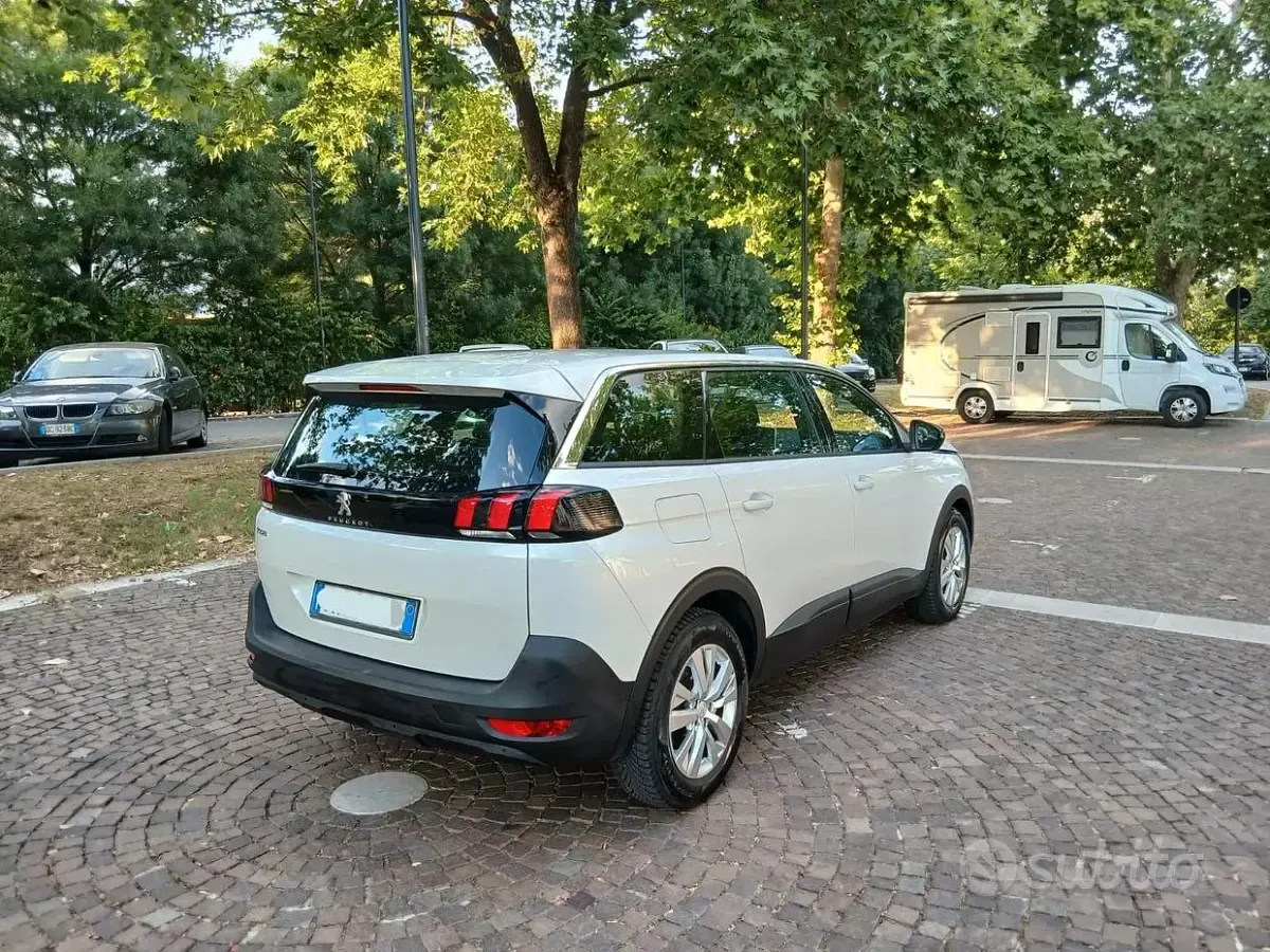 Usata Peugeot 5008 Active 131 CV (96 kW) 2023 Bianco SUV