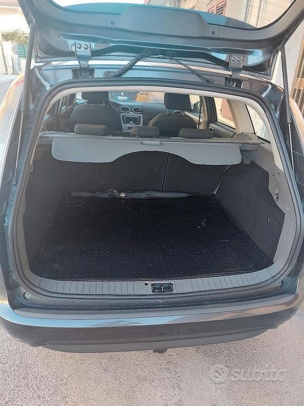 Usata Ford Focus 110 CV (80 kW) 2011 Berlina