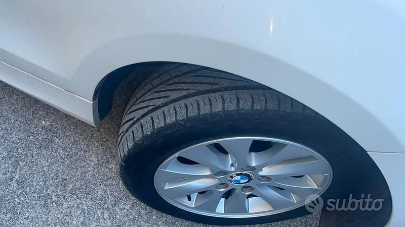 Usata BMW 116 116 CV (85 kW) 2011 Bianco Utilitaria