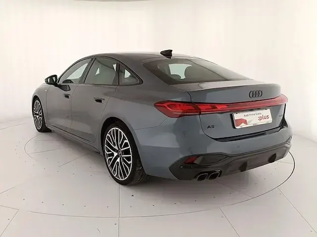 Usata Audi A5 S-Line 204 CV (150 kW) 2025 Blu horizon metallizzato Berlina