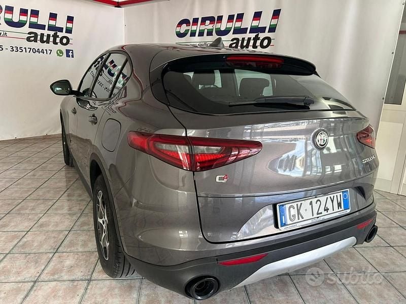 Usata Alfa Romeo Stelvio Business 190 CV (139 kW) 2022 Grigio metallizzato SUV