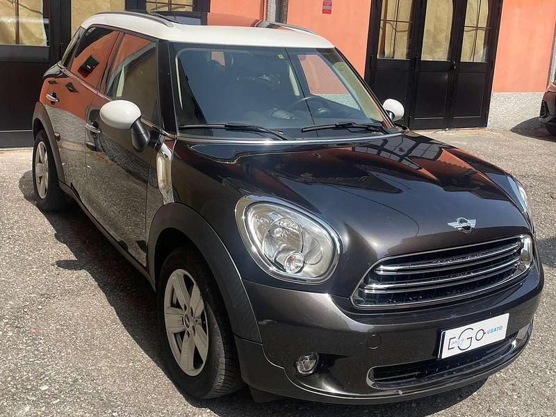 Usata Mini One Countryman 98 CV (72 kW) 2016 Marrone SUV