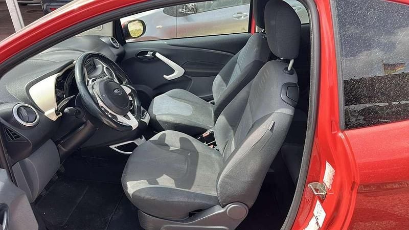 Usata Ford Ka Titanium 69 CV (50 kW) 2012 Arancione Utilitaria