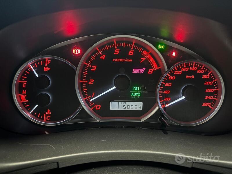Usato 2011 Subaru WRX STI 2.5 Benzin 300 CV (31.000 €)