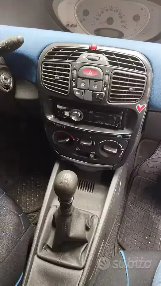 Usado Lancia Ypsilon 80 HP (58 kW) 2001 Azul Citadino
