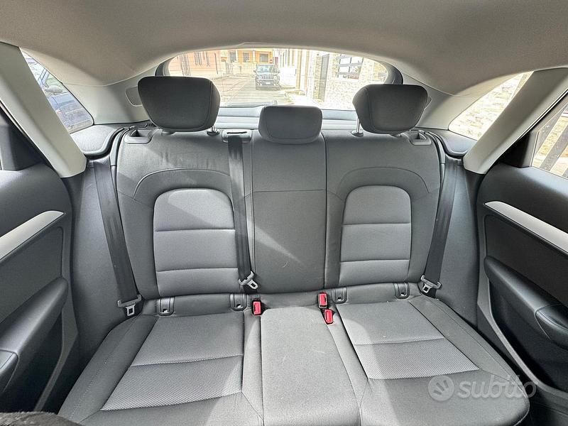 Begagnad Audi Q3 Comfort 120 HK (88 kW) 2015 Grå SUV