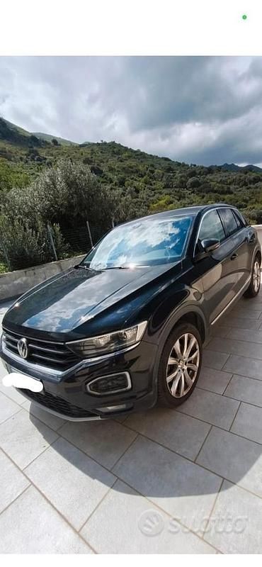 Usata VW T-Roc 150 CV (110 kW) 2018 Nero SUV