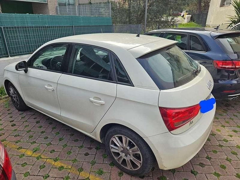 Usata Audi A1 Sportback Ambition 86 CV (63 kW) 2012 Bianco Utilitaria