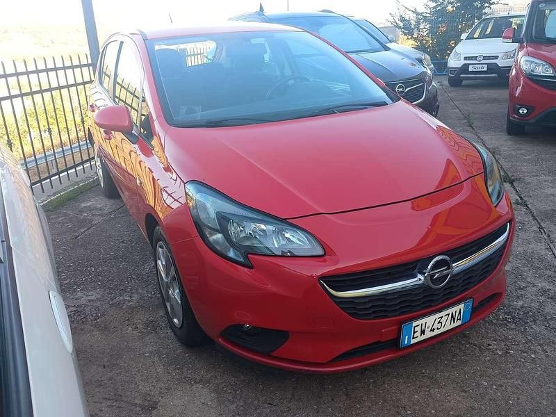 Usata Opel Corsa 75 CV (55 kW) 2015 Rosso Berlina