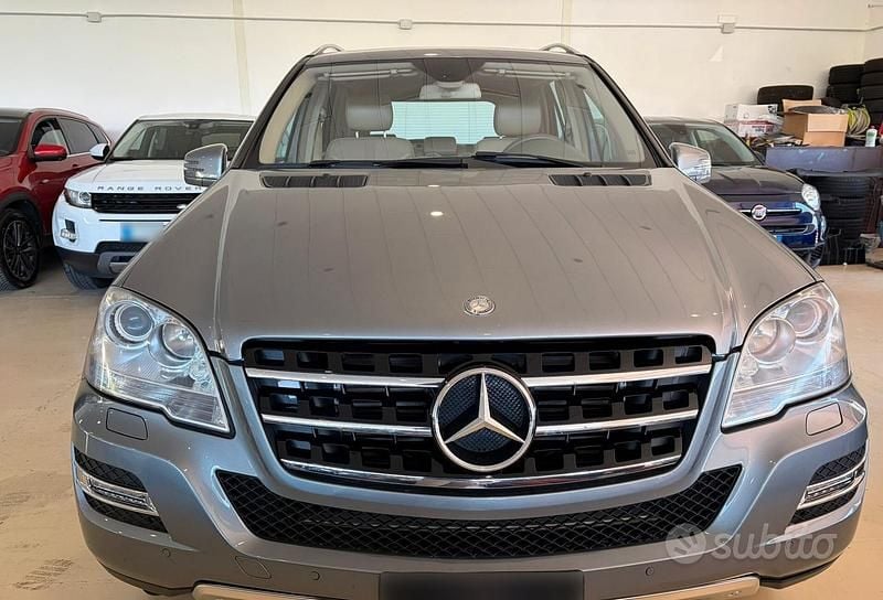 Usata Mercedes ML350 231 CV (169 kW) 2011 Grigio SUV