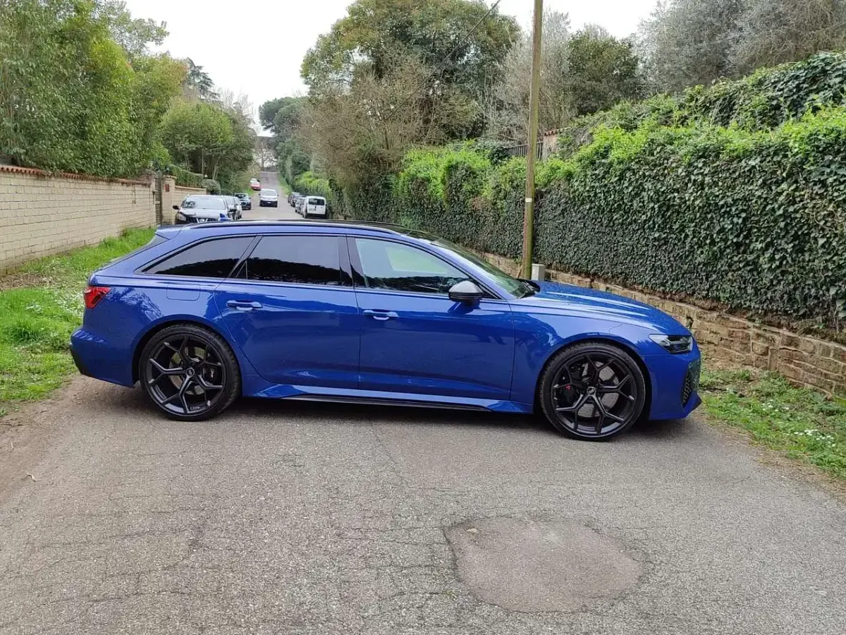 Usata Audi RS6 Performance 630 CV (463 kW) 2024 Blu Station wagon