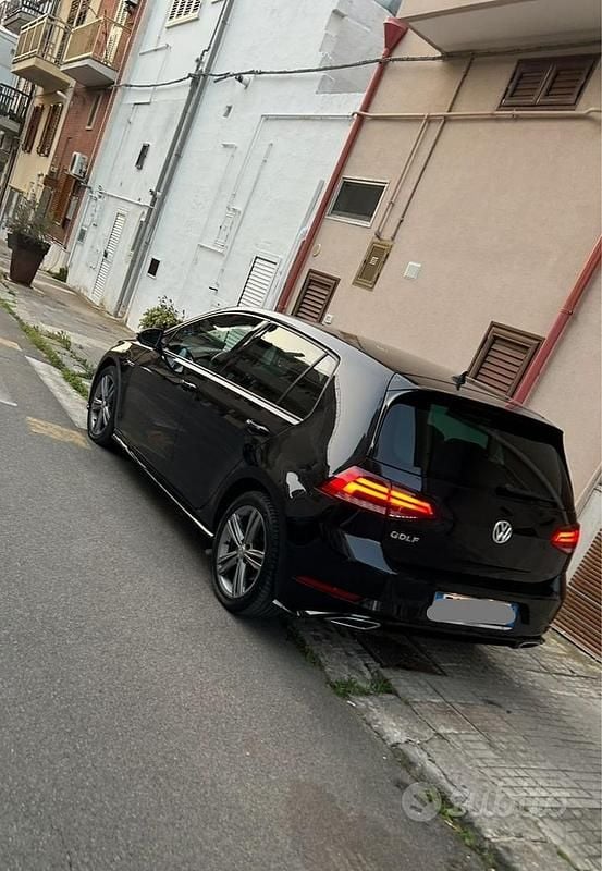 Usata VW Golf VII R-line 115 CV (84 kW) 2018 Nero Berlina