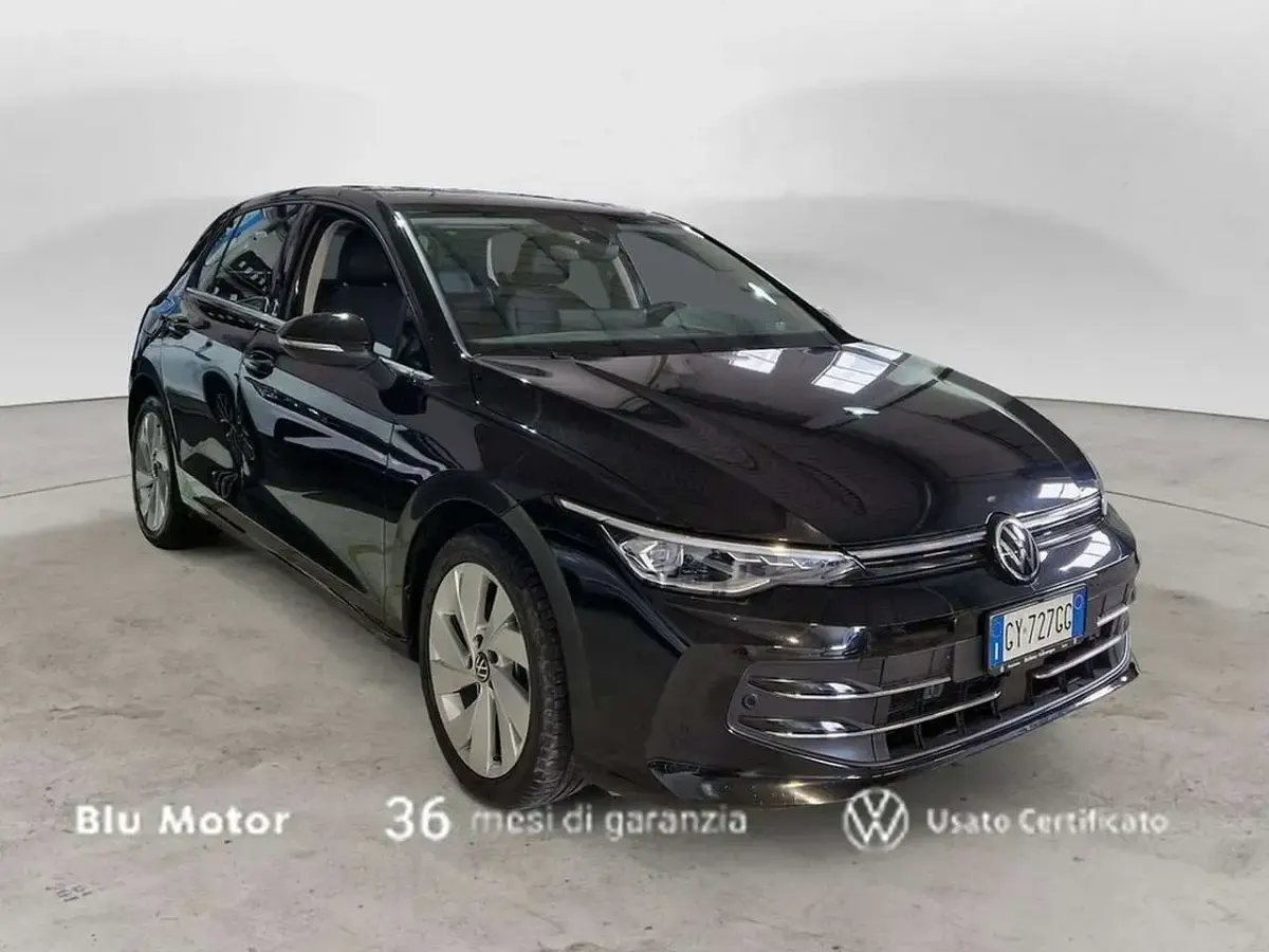 Usata VW Golf VIII Style 150 CV (110 kW) 2025 Grenadill black metallizzato Berlina