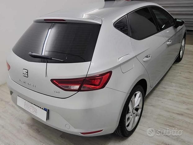 Usata Seat Leon Business 105 CV (77 kW) 2015 Nero Berlina