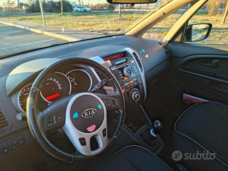 Usata Kia Venga Active 90 CV (66 kW) 2010 Nero Utilitaria