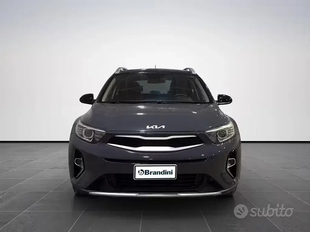 Usata Kia Stonic Urban 84 CV (61 kW) 2022 Grigio metallizzato SUV