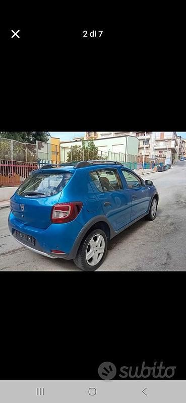 Usata Dacia Sandero 90 CV (66 kW) 2014 Blu SUV